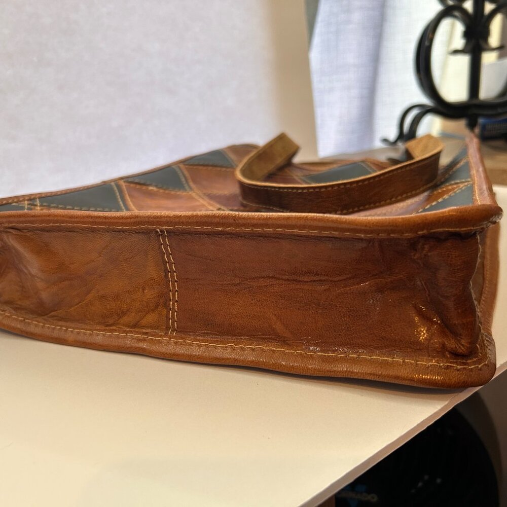 Vintage Patchwork Leather Tote – Brown & Black Boho Artisan Shoulder Bag - Picture 5 of 15